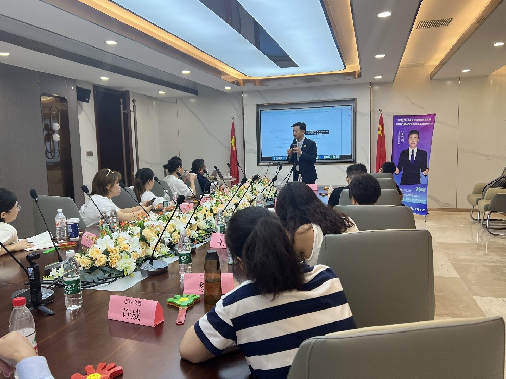 AIGC与大模型行业最新动态：技术突破、产业应用与未来趋势